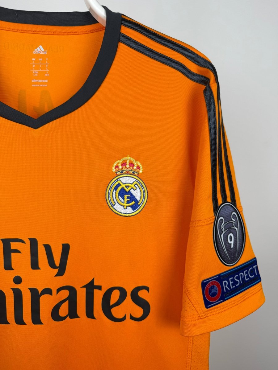 Gareth Bale - Real Madrid 2013/14 away shirt 🏴
