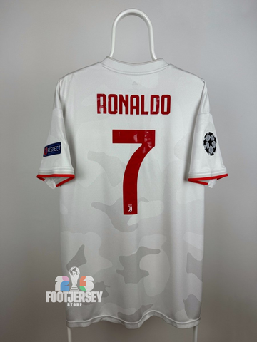 Cristiano Ronaldo - Juventus 2019/20 away shirt 🇵🇹