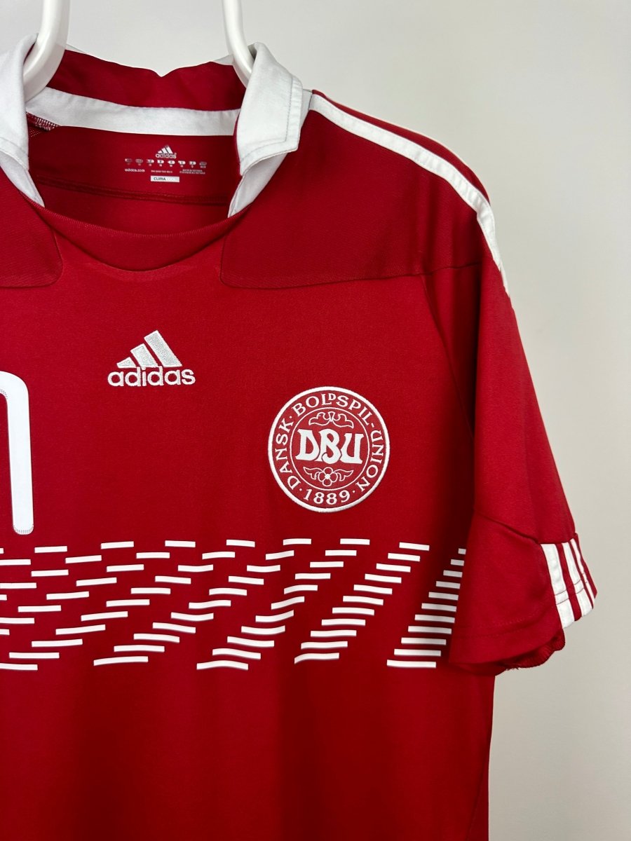 Nicklas Bendtner - Denmark 2010 home shirt 🇩🇰