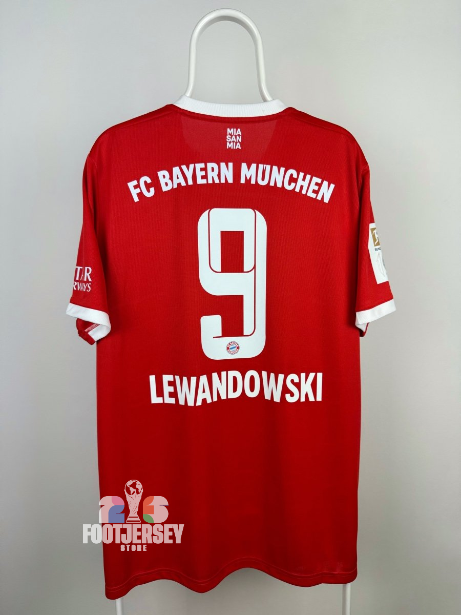 Robert Lewandowski - FC Bayern Munich 2022/23 home shirt 🇵🇱