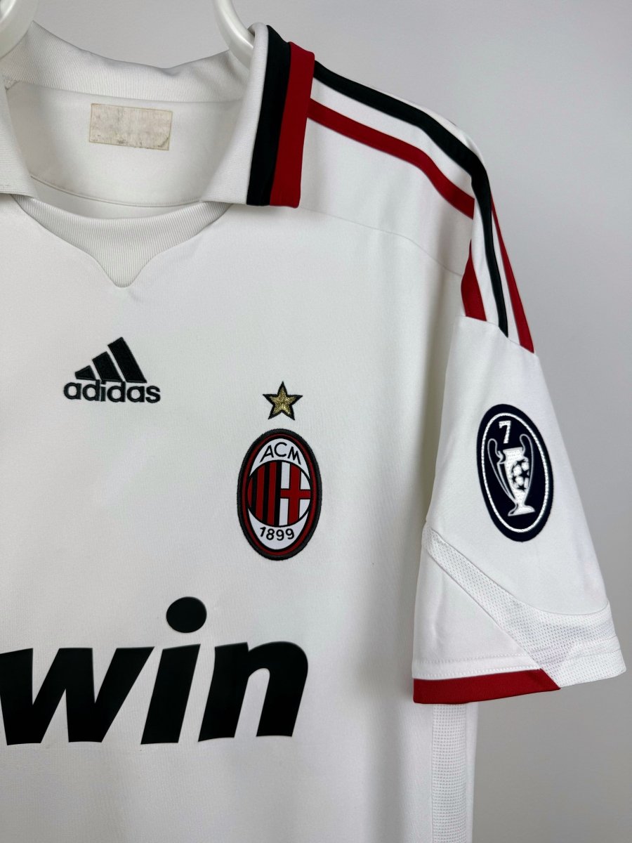 Ronaldinho - AC Milan 2009/10 away shirt 🇧🇷