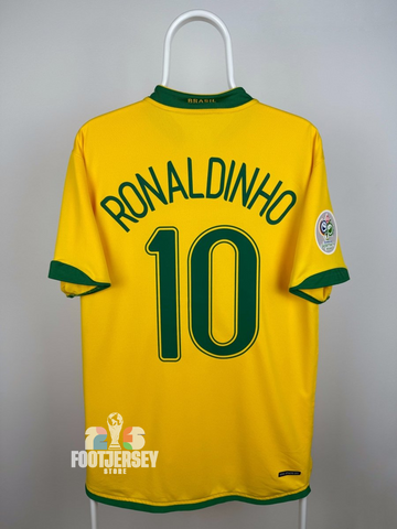 Ronaldinho - Brazil 2006 home jersey 🇧🇷